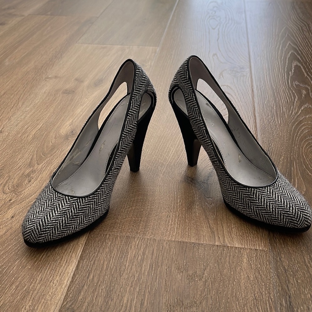 OFFER🌿Calvin Klein Vintage Fabric Pumps w/ Velvet Heels